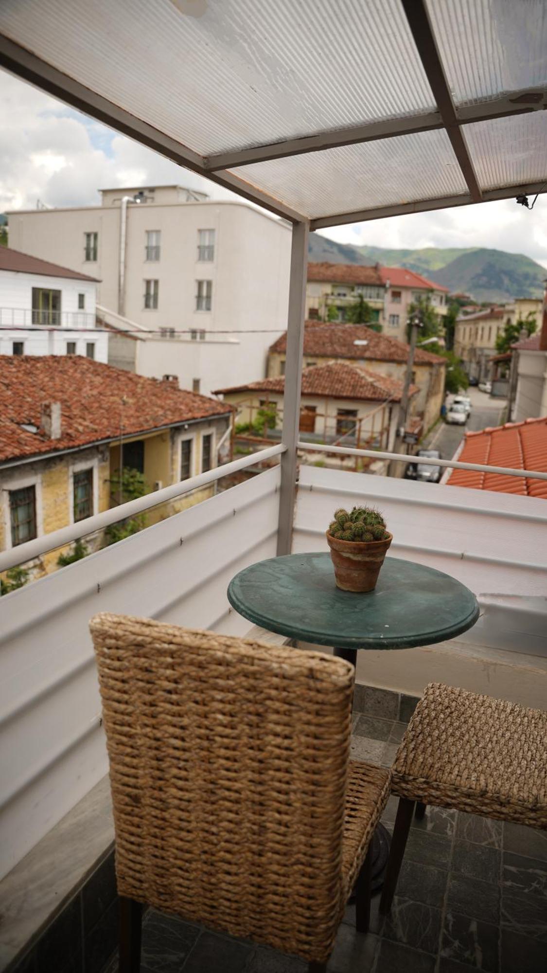 Relax Inn Korce Buitenkant foto